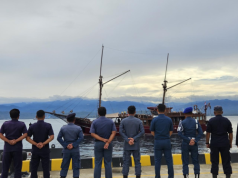 Jemput Wisatawan Asing Kapal Pesiar KM. Arenui Sandar di Pelabuhan Donggala