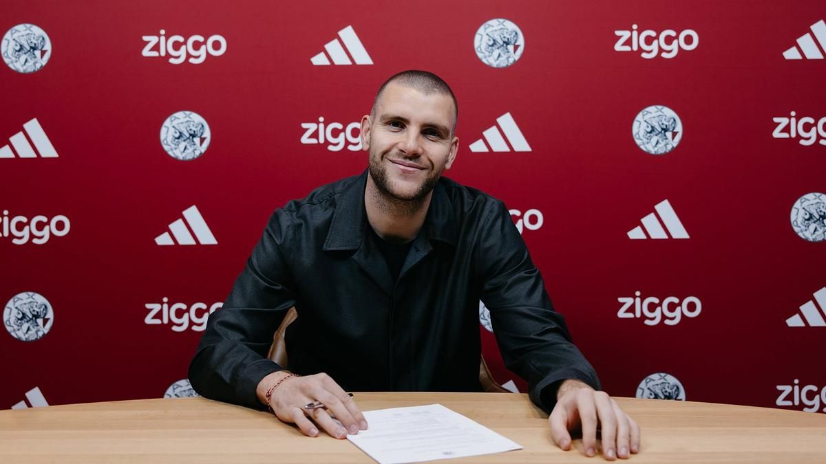 Maarten Paes Optimistis Ajax Raih Tiket Liga Champions 2026