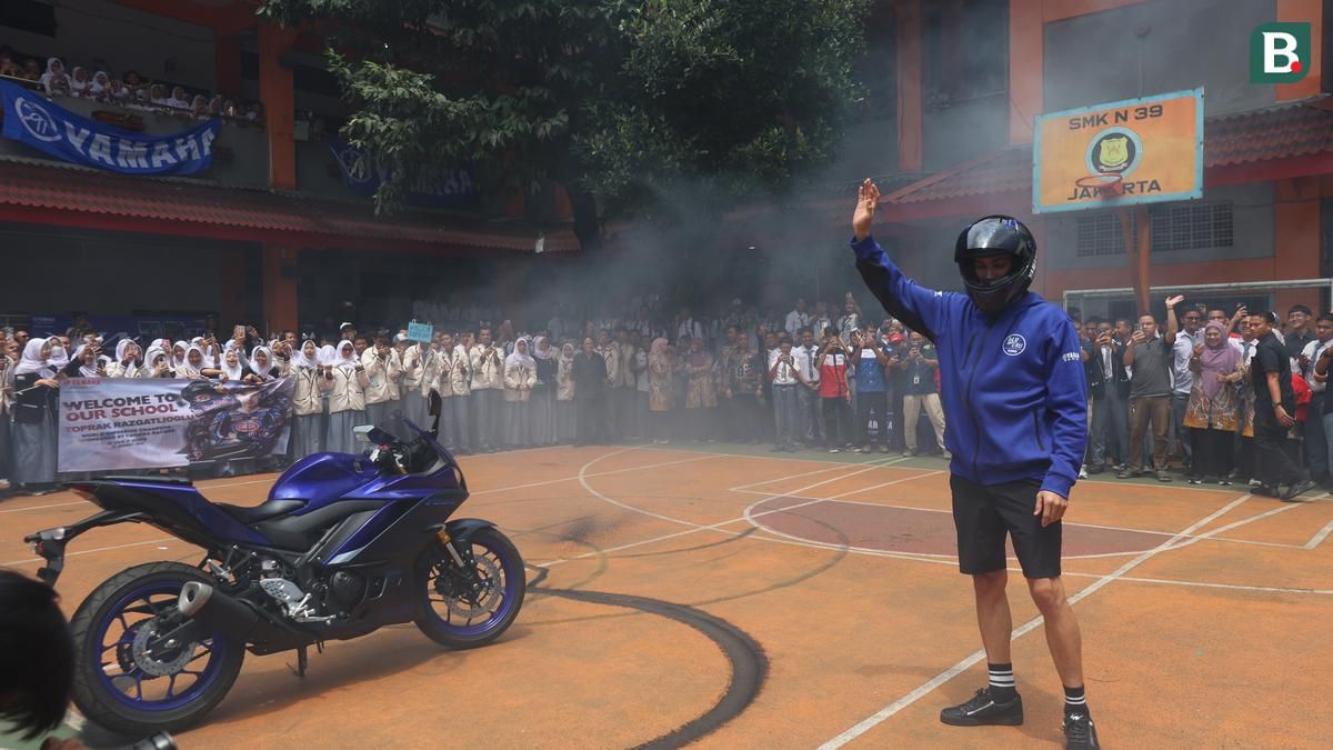 Toprak Razgatlioglu Semangati Siswa SMK Jakarta dengan Freestyle