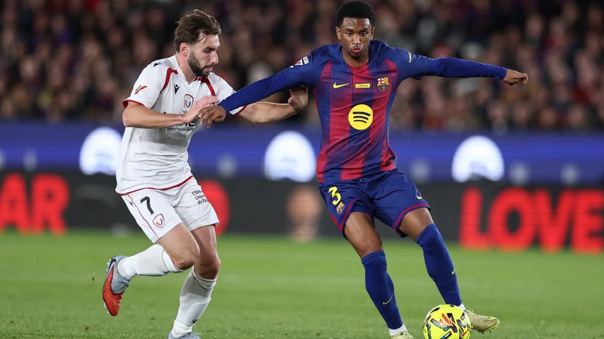 Masa Depan Alejandro Balde di Barcelona Jadi Sorotan