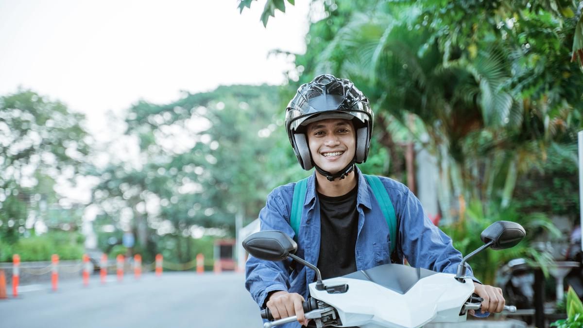 Rekomendasi Helm Motor Stylish dan SNI untuk Keselamatan