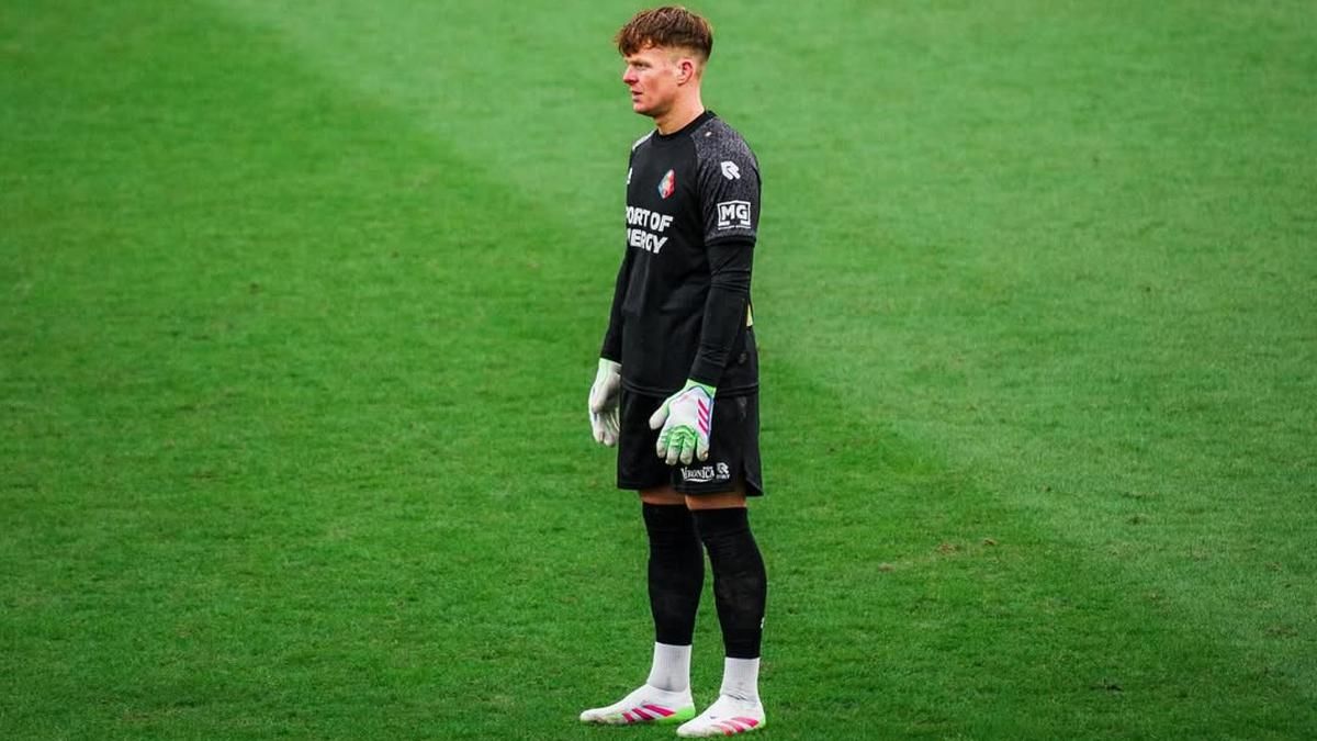 Adam Przybek Terpinggirkan, Persib Lirik Ronald Koeman Jr?