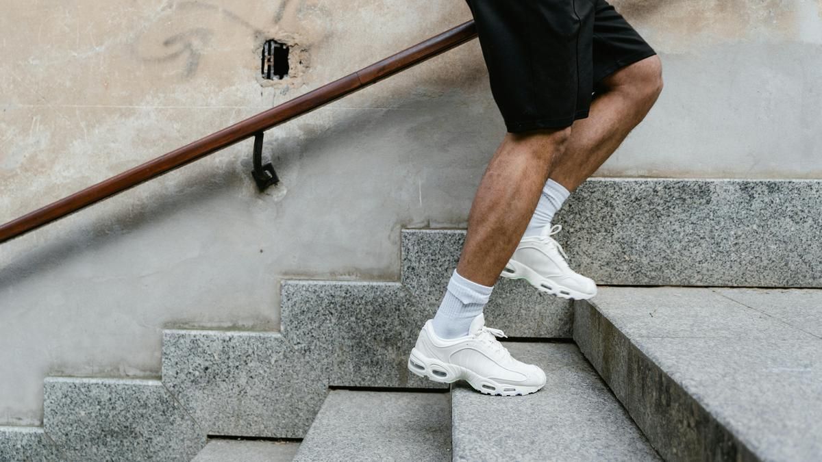 Rekomendasi Sepatu Running Pria: Ringan, Nyaman, dan Stabil