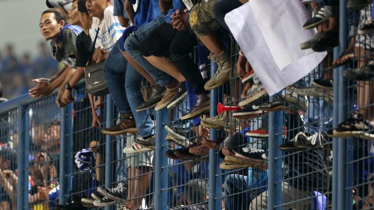 Persib Bandung Tutup Sebagian Tribun GBLA Usai Kericuhan