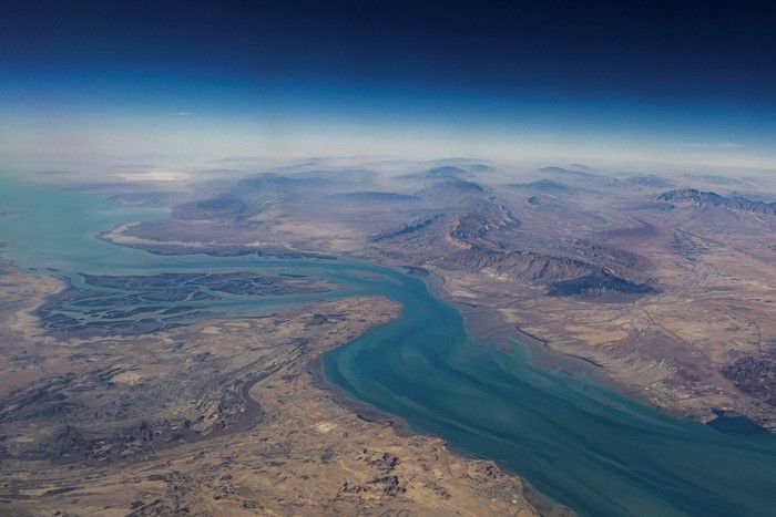 AS Jatuhkan Bom Penghancur Bunker Dekat Selat Hormuz