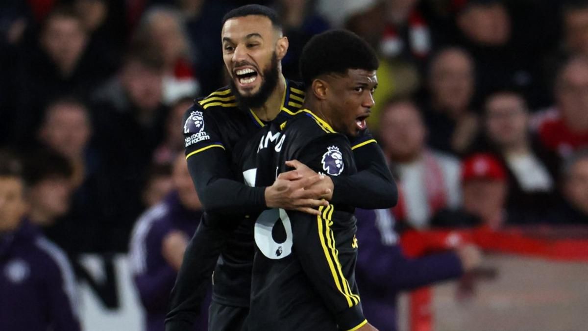 Mazraoui Sedih Casemiro Tinggalkan Manchester United