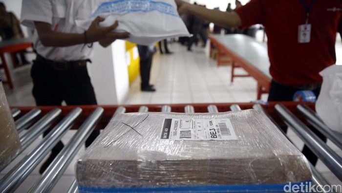 Tips Kirim Paket Lebaran ke Keluarga di Luar Negeri