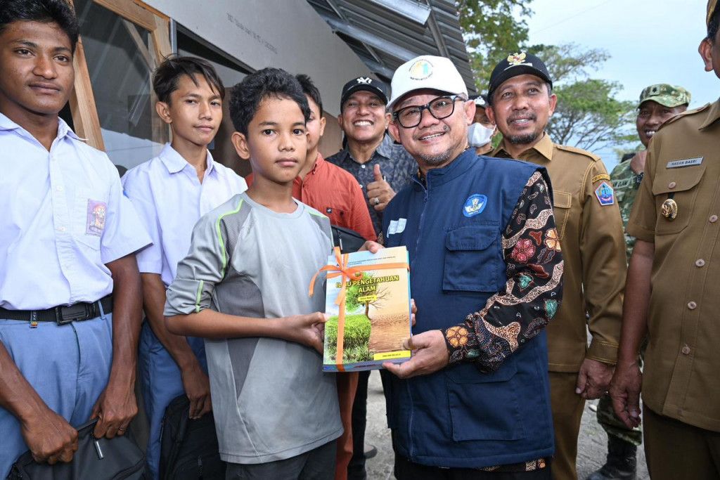 Kemendikdasmen Resmikan Kelas Darurat di Pidie Jaya