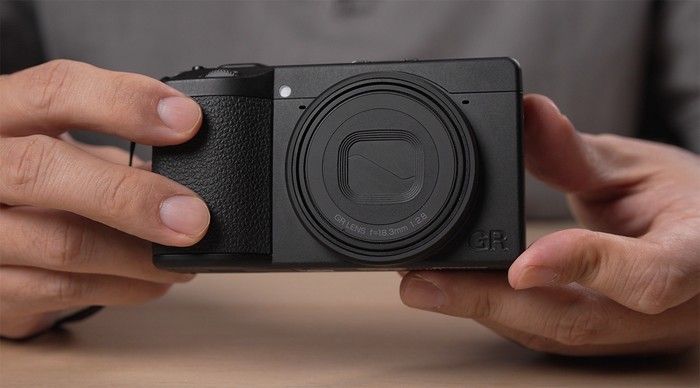 Ricoh GR Monochrome: Kamera Hitam Putih dengan Detail Lebih Tajam