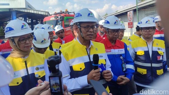 Antrean Panjang BBM di SPBU Jadi Sorotan Kementerian ESDM