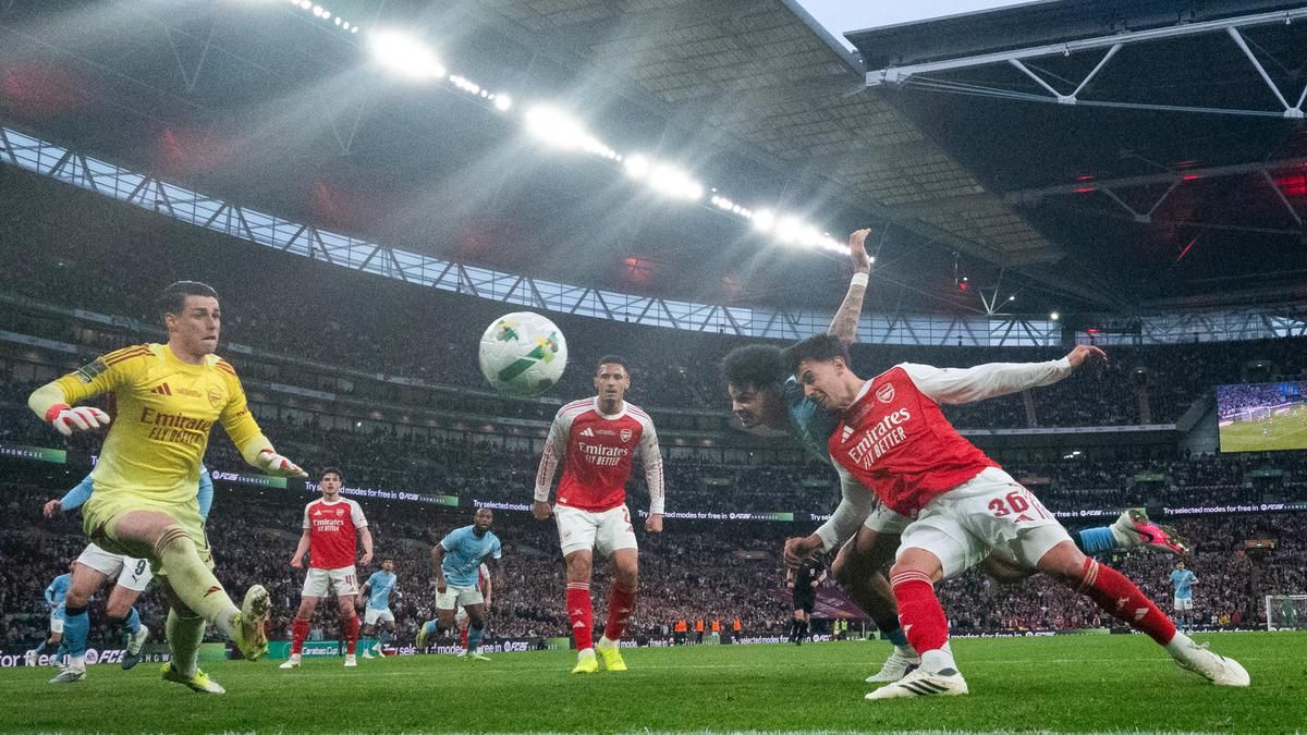 Gary Neville Ungkap Dampak Kemenangan Man City Atas Arsenal