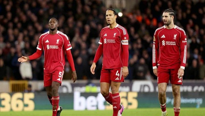 Liverpool Tumbang di Markas Wolves, Fans MU Beri Sindiran