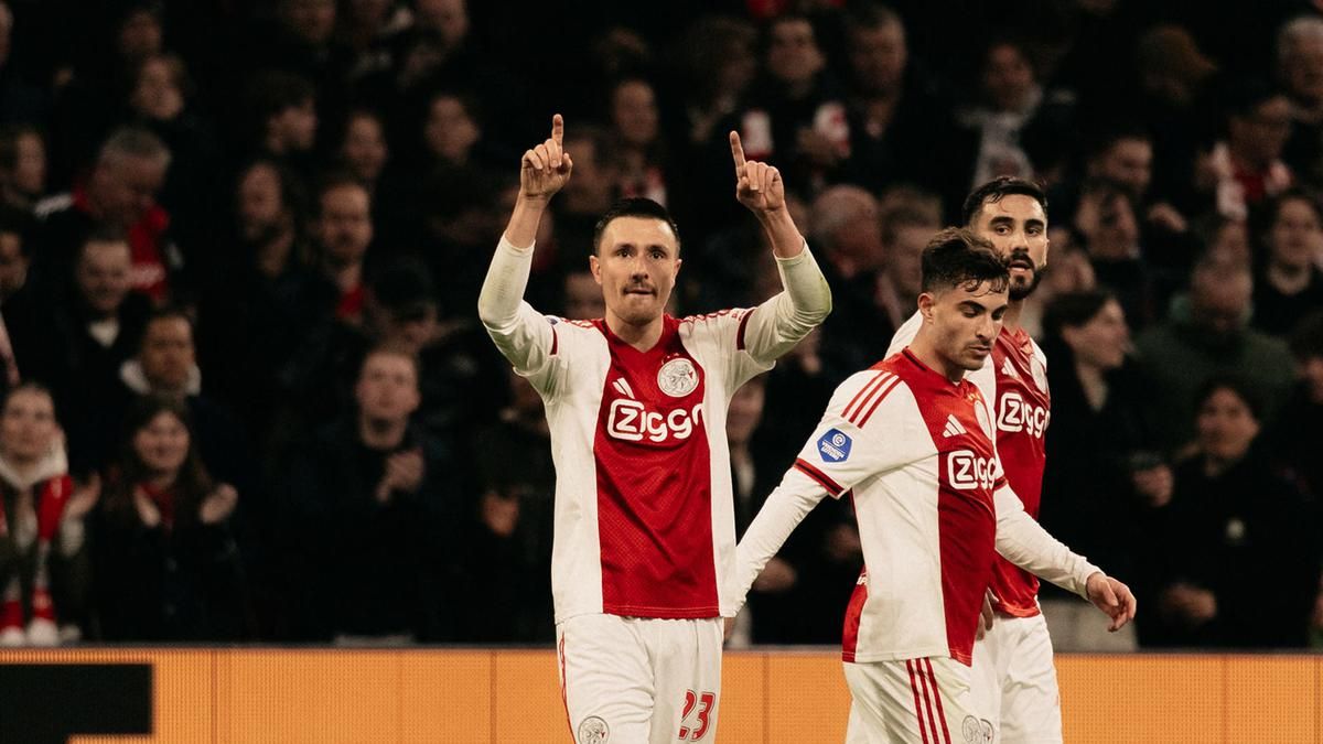 Debut Manis Oscar Garcia, Ajax Hancurkan Sparta Rotterdam 4-0
