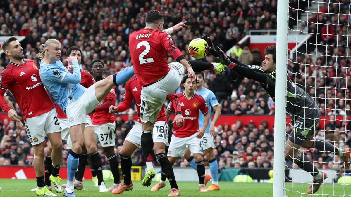 Rooney Yakin MU Bisa Lampaui Manchester City di 2026