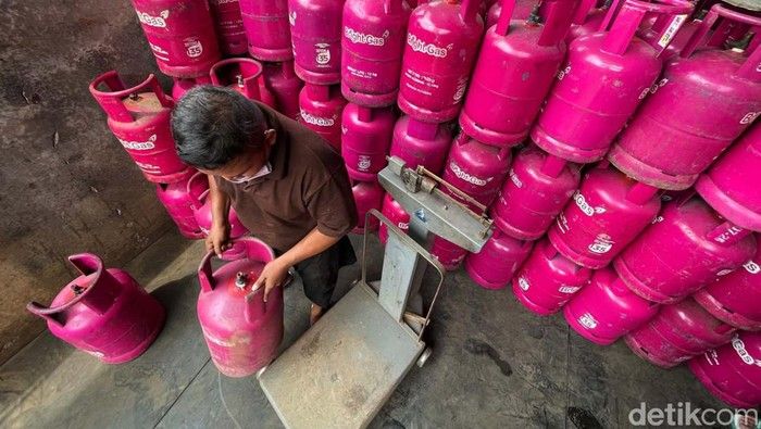Pertamina Ajak Masyarakat Hemat Energi dari Dapur
