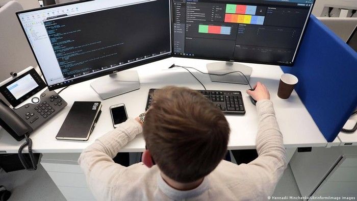 Framework Coruna Incar Data Kripto Pengguna iOS