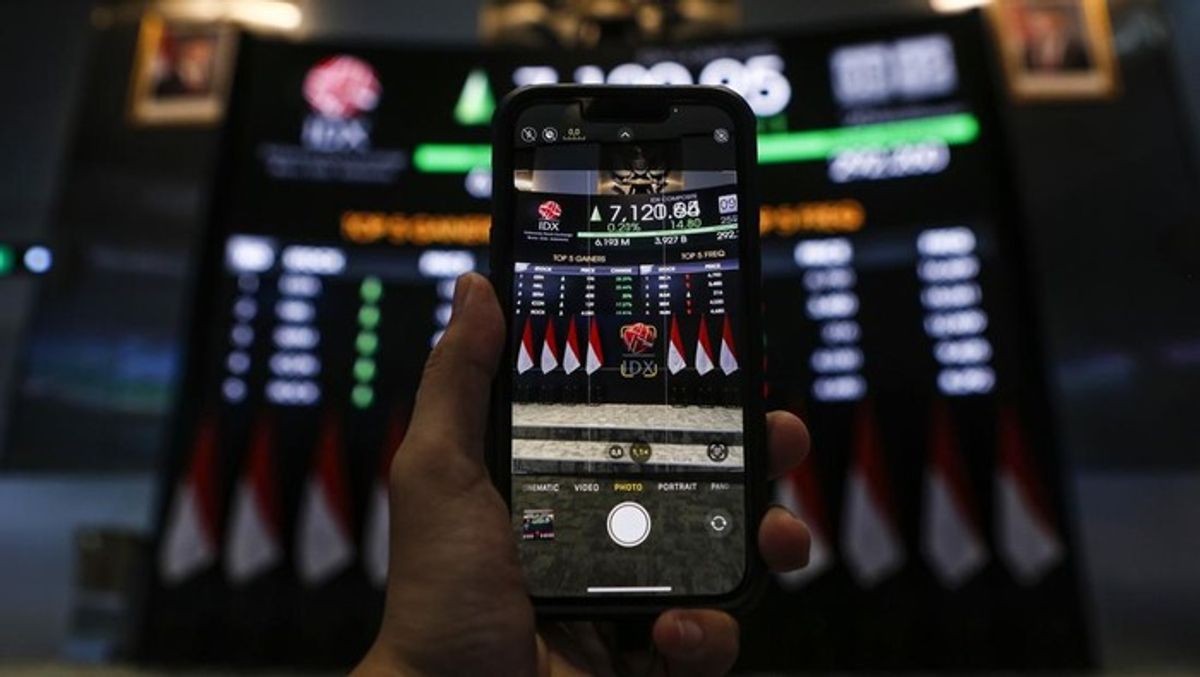 IHSG Ditutup Melemah 0,61 Persen ke Level 7.048 pada 31 Maret 2026