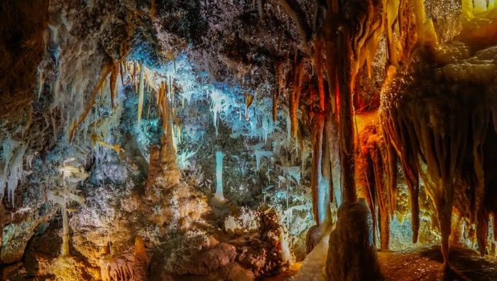 Gua Jenolan Australia: Terbentuk Jauh Sebelum Dinosaurus