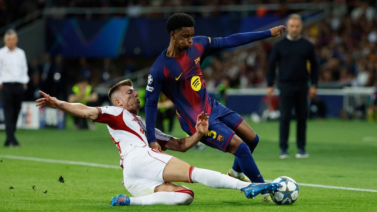 Klub Premier League Incar Alejandro Balde dari Barcelona