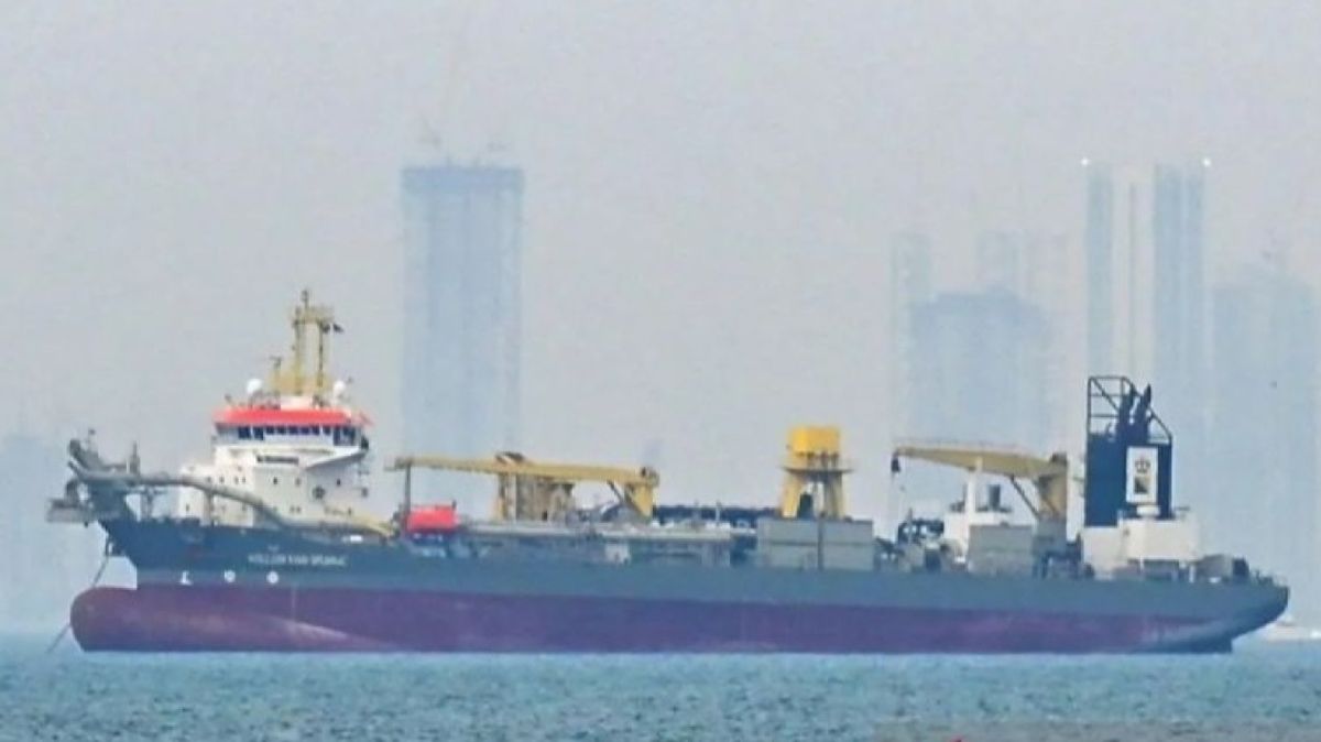 Iran Mulai Kenakan Biaya Transit Kapal di Selat Hormuz, Capai Rp33 Miliar