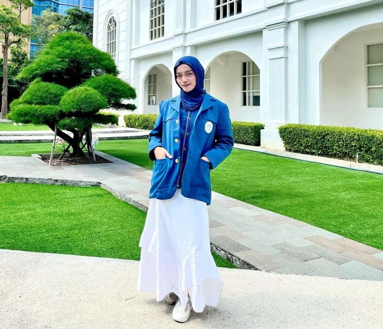 Lebaran Jauh dari Orang Tua, Putri Temukan Kehangatan di Ngawi