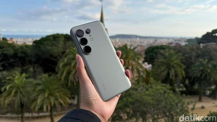 Tecno Umumkan HiOS 16 dengan Fitur AI di MWC 2026
