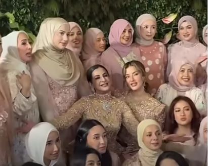 Jejak Akademik Tasya Farasya dan Tasyi Athasyia di Balik ‘Perang Dingin’