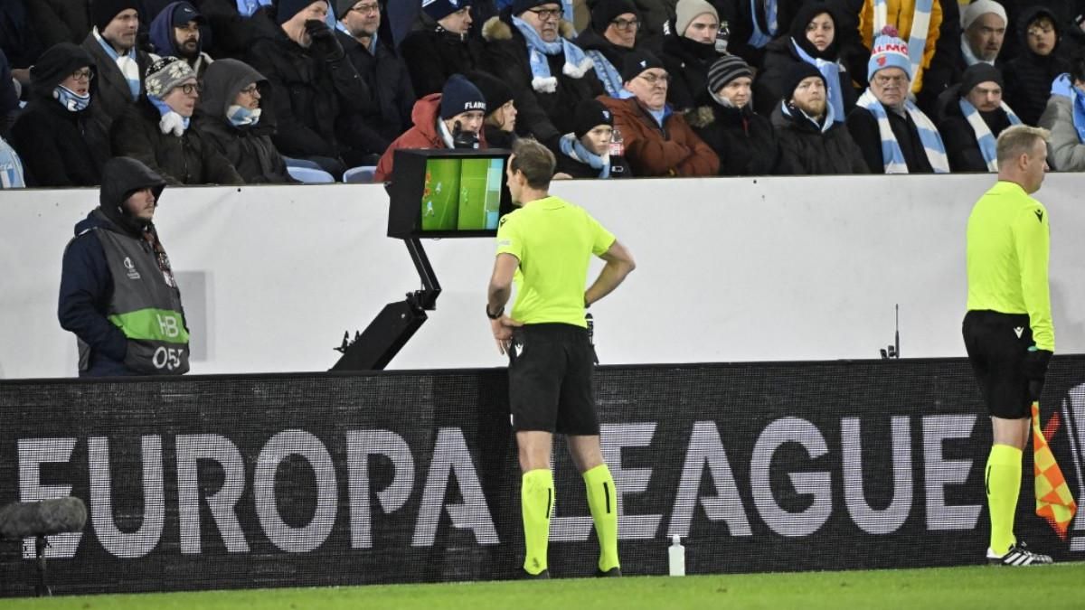 UEFA Bahas Penggunaan VAR dan Jajaki Streaming Langsung