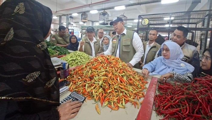 Bulog Sidak Pasar Semarang, Pastikan Harga Pangan Stabil