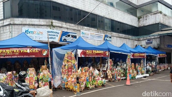 Sopir Travel Raih Untung dari Jualan Parsel Saat Ramadan