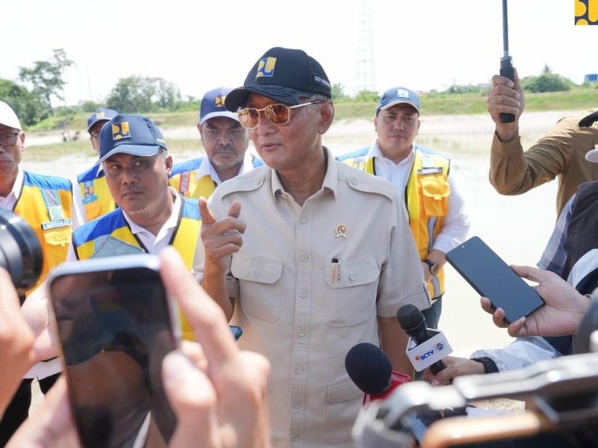 Menteri PU Dody Hanggodo Tinjau Penanganan Sungai dan Jembatan di Brebes