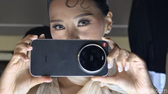 Xiaomi Resmi Perkenalkan Leica Leitzphone di Indonesia