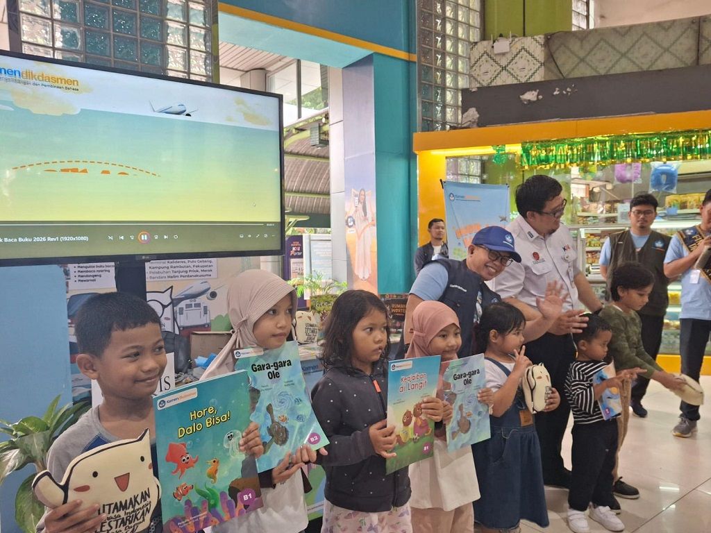 Kemendikdasmen Sediakan Buku Gratis di Stasiun Gambir 16 Maret 2026