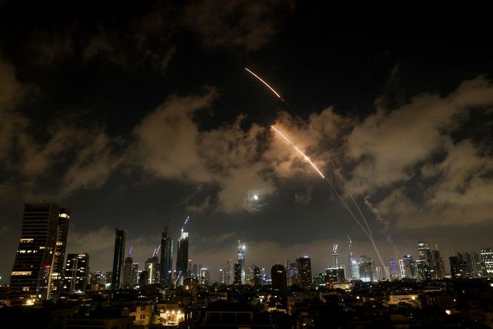 Serangan Bom Klaster Iran Bikin Israel Kewalahan