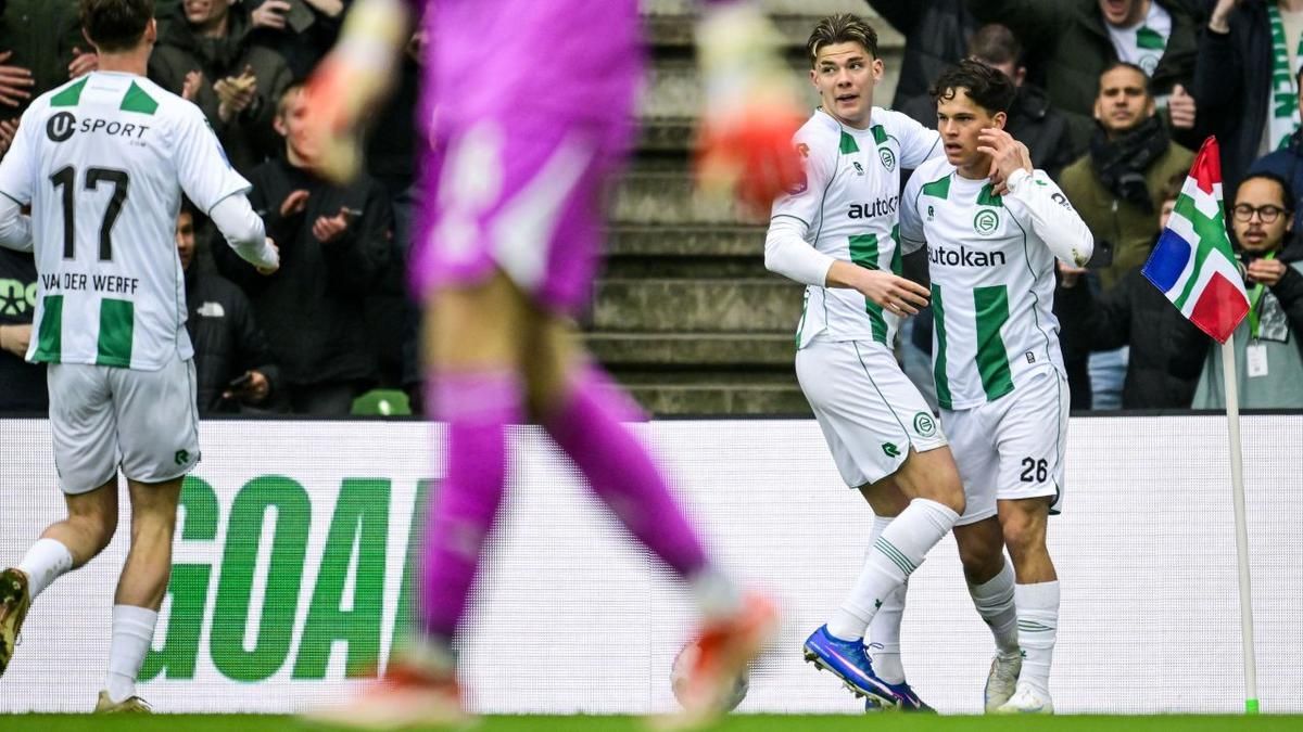 Ajax Tumbang 1-3 di Kandang Groningen, Maarten Paes Jadi Starter