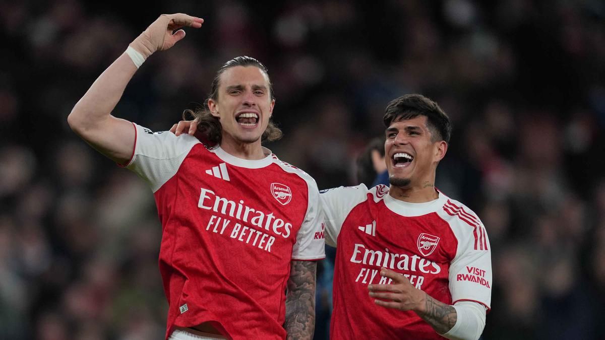 Paul Merson Puji Arsenal Usai Kalahkan Bayer Leverkusen