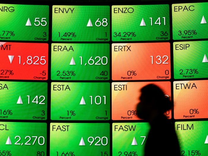IHSG Dibuka Menguat, Saham ULTJ, UNVR, SCMA Jadi Pilihan