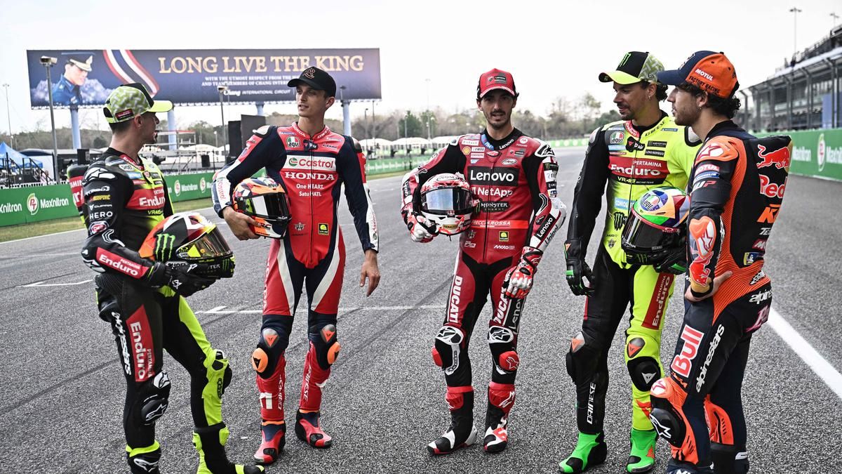 Diogo Moreira Pinjam Sarung Tangan Marc Marquez Saat Debut MotoGP