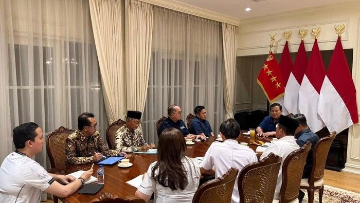 KAI Tata Bantaran Rel Senen Sesuai Perintah Prabowo