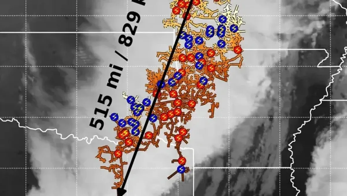 Petir Megaflash Pecahkan Rekor Dunia, Jangkau 829 Kilometer