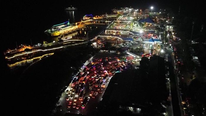 Kemacetan Panjang Terjadi di Pelabuhan Gilimanuk Jelang Nyepi