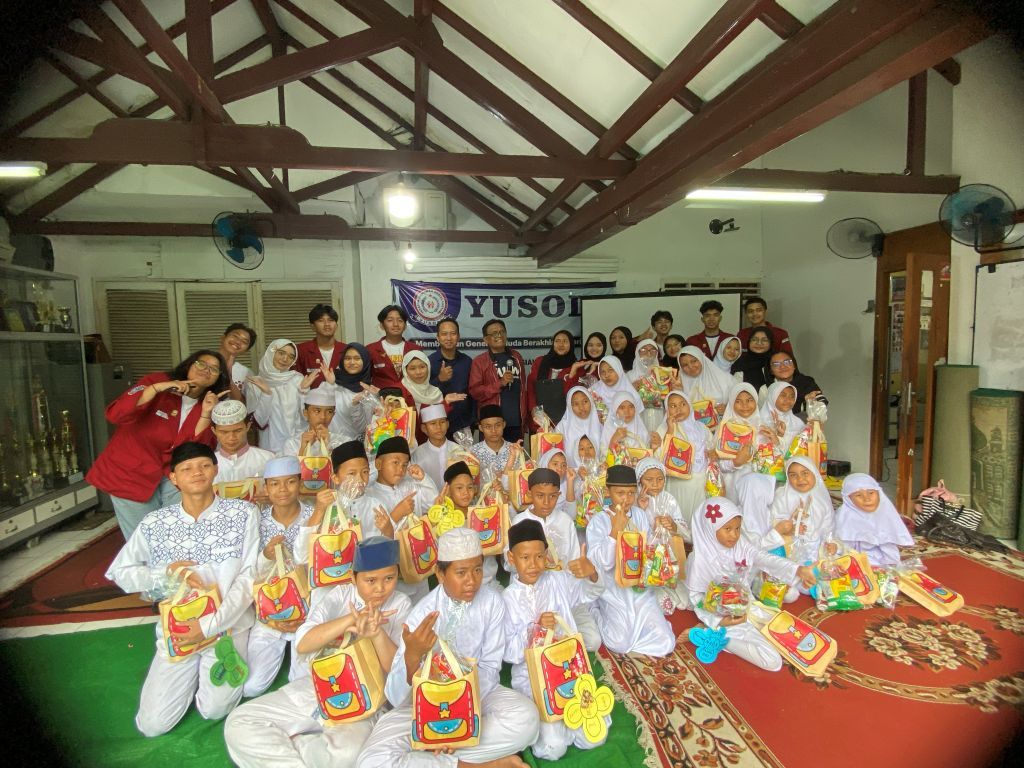 Siswa SMAN 34 Jakarta Mengajar di Panti YUSOLI