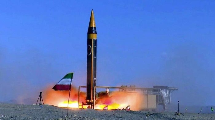 Iran Unjuk Kemampuan Rudal Balistik Jangkau Diego Garcia