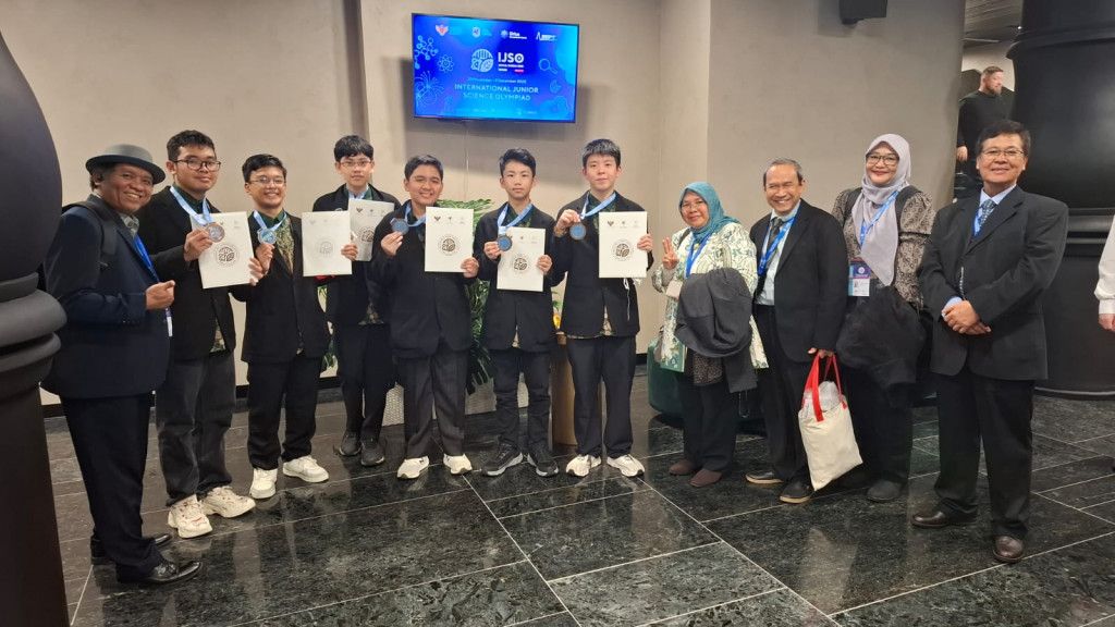 Siswa SMPK 2 Penabur Raih Medali di IJSO