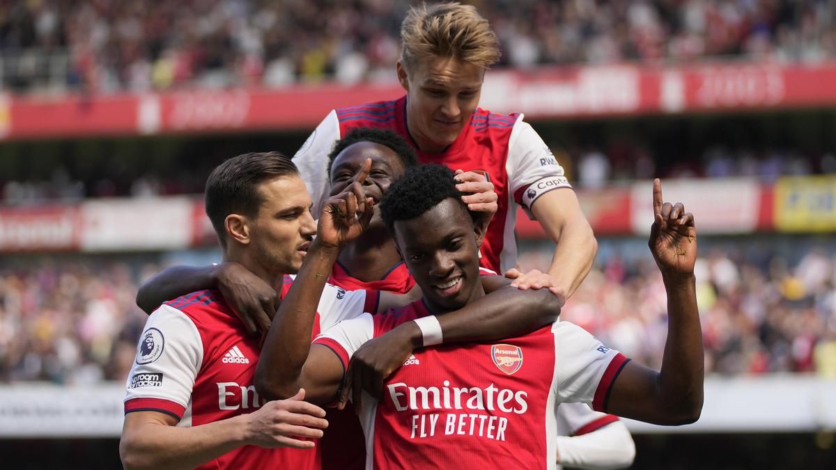 Wayne Rooney Bela Arsenal dari Kritik Tajam