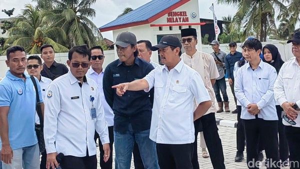 Menteri KKP Tegur Kontraktor Proyek Kampung Nelayan Lombok Timur