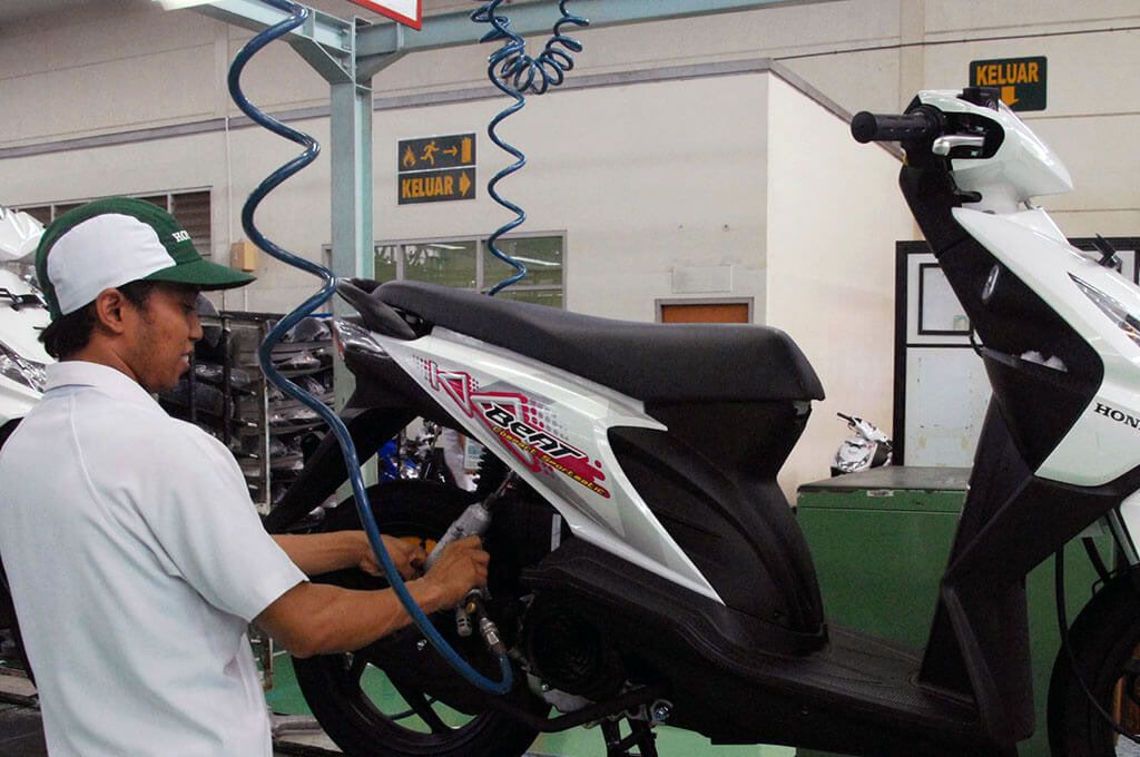 7 Penyebab Ban Belakang Motor Matic Geal-Geol dan Cara Mengatasinya