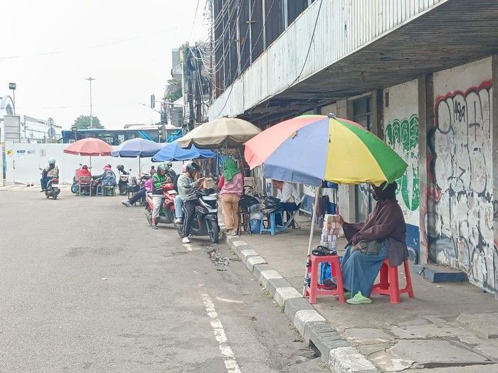 Jasa Penukaran Uang Baru Marak Jelang Lebaran di Jakarta
