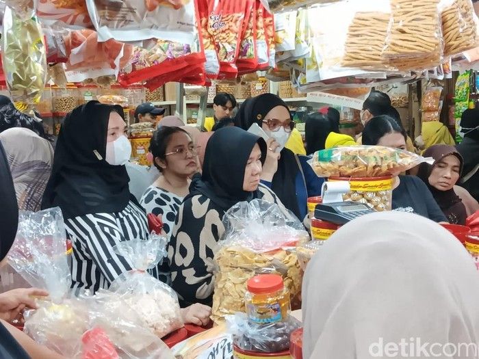 Pasar Jatinegara Ramai Jelang Lebaran 10 Maret 2026