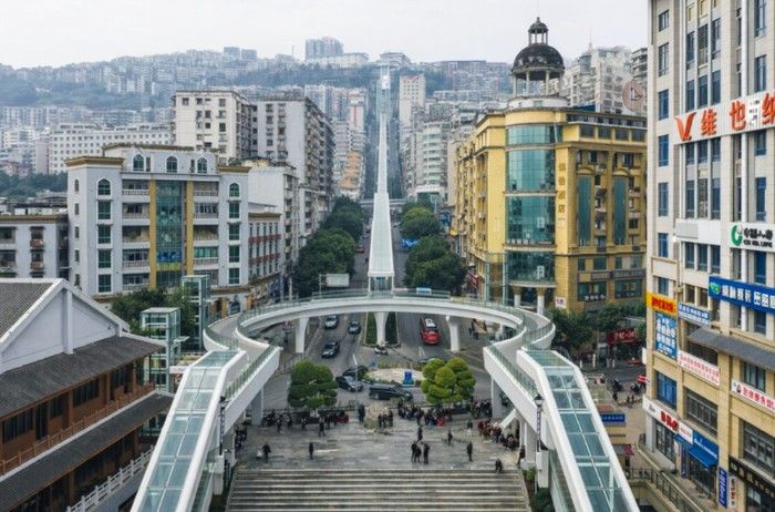 Chongqing Resmikan Eskalator Raksasa di Lereng Pegunungan